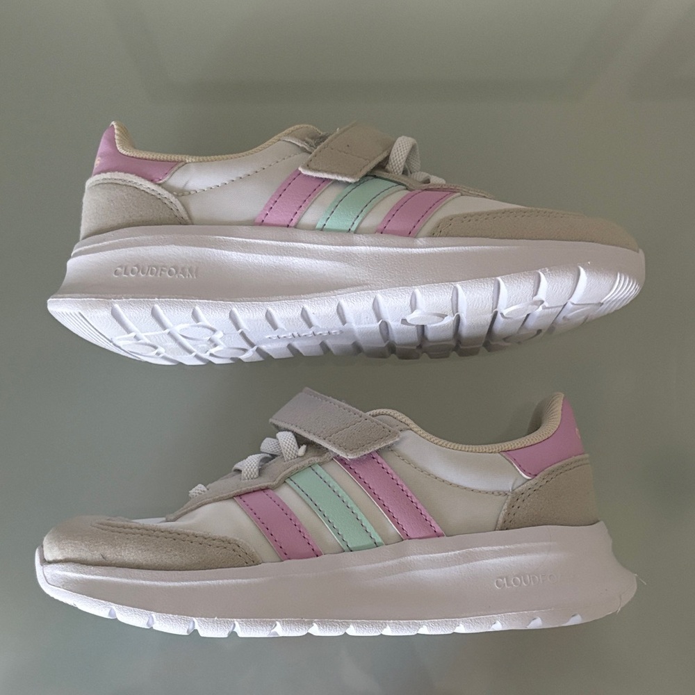 Adidas Run 70s Little Girl Sneakers Size One 1 - Picture 3 of 10